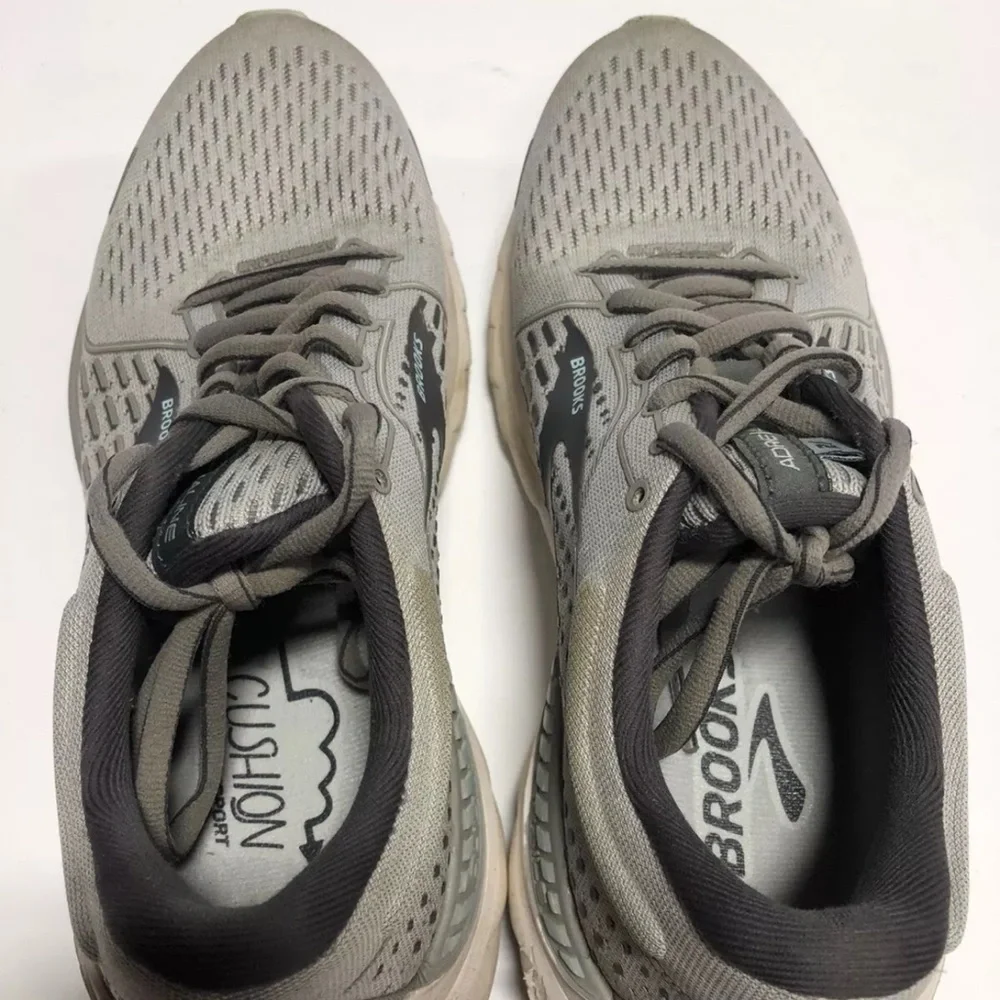 Brooks Women’s Adrenaline GTS 21 Running Shoes Gray, Size 7.5 M.
